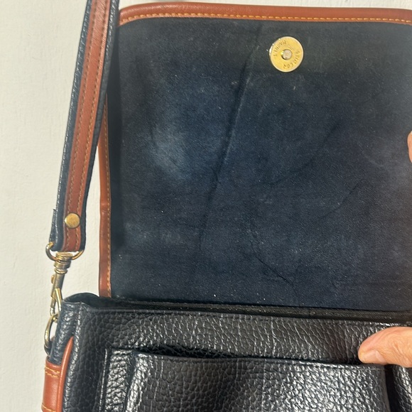 ALBA BUCKET CROSSBODY BLACK AND BROWN BAG - Picture 5 of 11